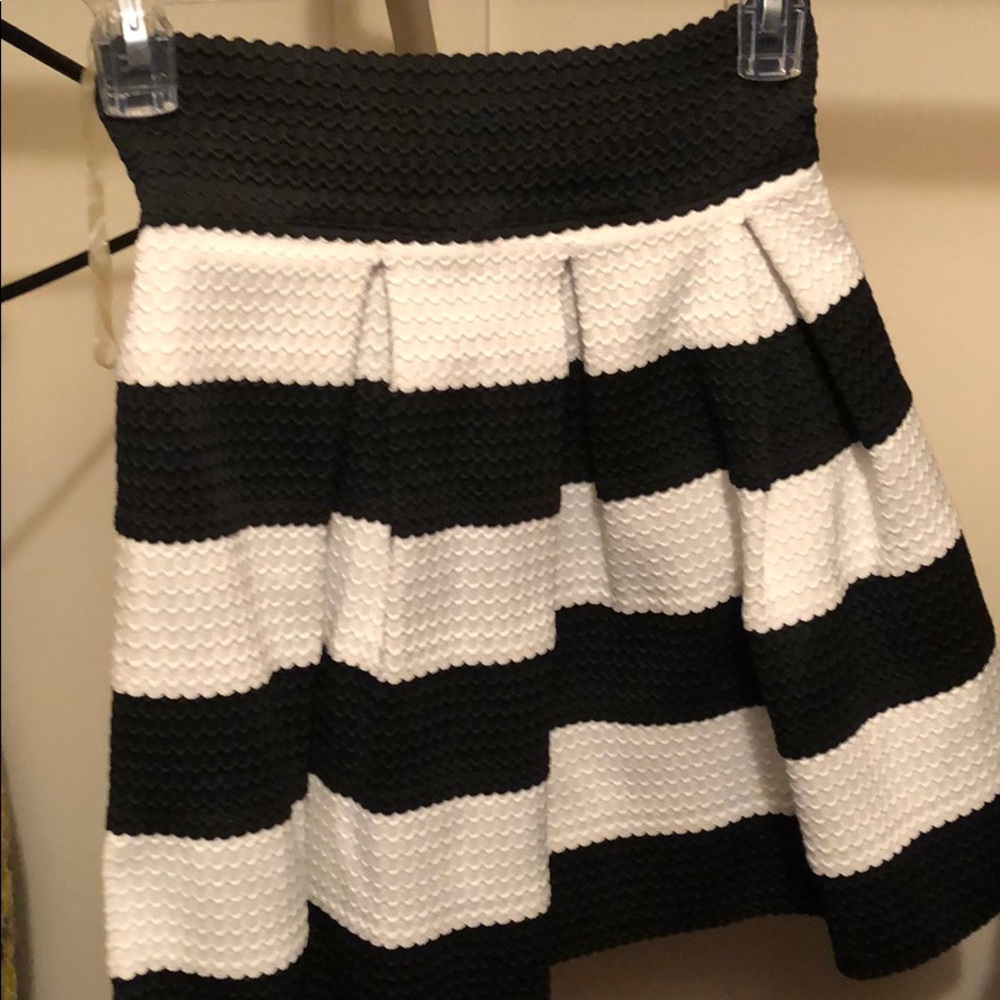 Black and whit skirt